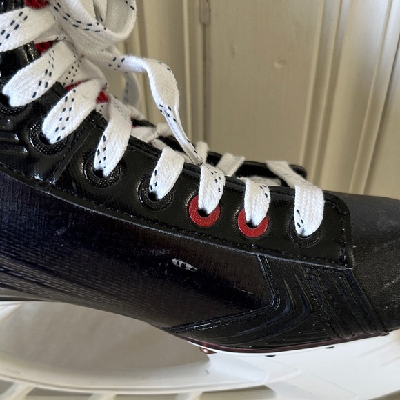 Bauer Vapor Black and Red Hockey Skates Size 10 - Picture 7 of 14